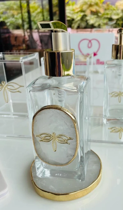 Vidro com Quartzo e logo e apoio redondo - Logo alto relevo inicial ou desenho