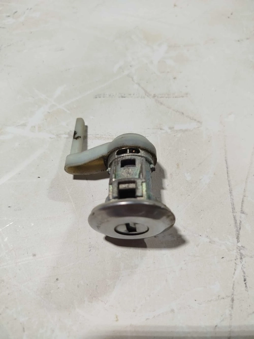 Miolo da fechadura porta LE Peugeot 206 207 (ID:1707)