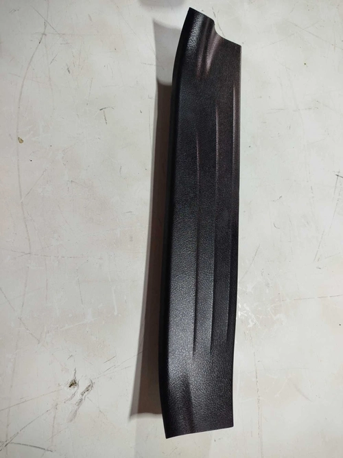 Soleira traseira direita Toyota Hilux 2017 (ID:1495)