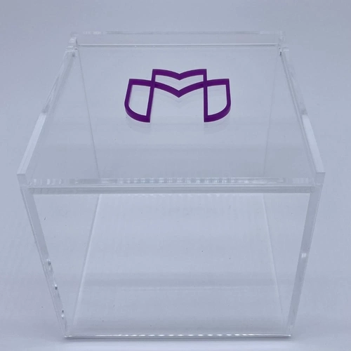 Caixa Cubo - Logo alto relevo inicial ou desenho