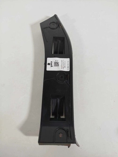 GUIA PARACHOQUE DIANTEIRO POLO 1.6 2002/2003 LE (id:8716)