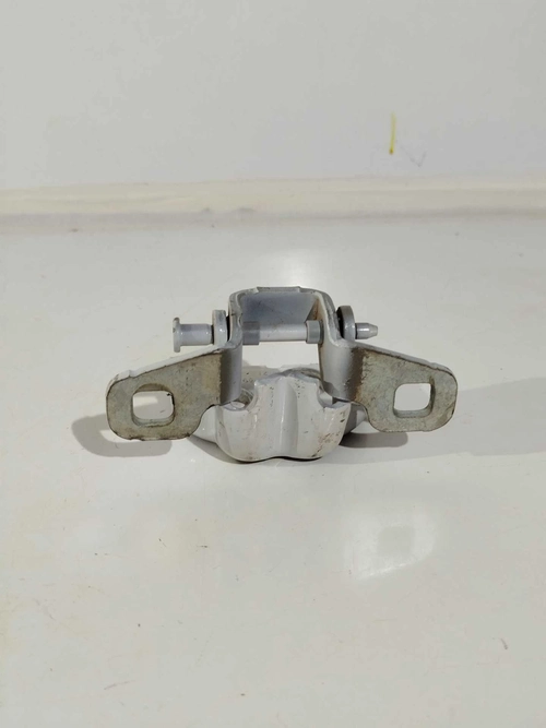 DOBRADIÇA SUPERIOR DA PORTA L.E OROCH DYN 1.6 SCE 2022 (Id:12915)