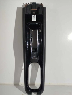 ACABAMENTO DA ALAVANCA DO CAMBIO HR-V EX CVT 2020 (id:5795)