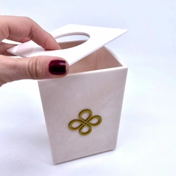 Lixeira de mesa acrílico madrepérola - Logo alto relevo inicial ou desenho