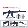 Miniatura M4A1 RIS