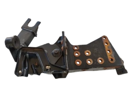 Suporte Frontal Chassi Le Volvo Fh C/ Dobradiça Grade Inferior (ID:12823)