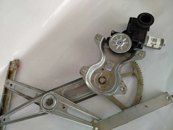 MAQUINA DE VIDRO DIANTEIRO HILUX 2017 LE (ID:8566)