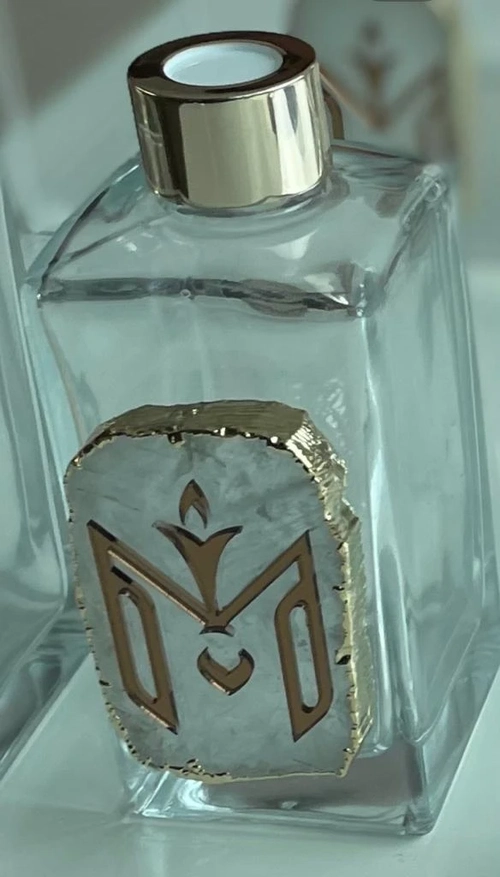 vidro difusor com logo em pedra natural - Logo alto relevo inicial ou desenho