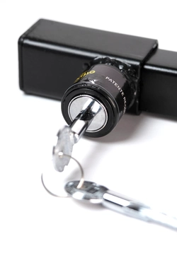 Trava Antifurto Para Bateria Scania - Segurança Com Travanjo