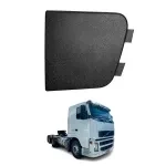 TAMPA GRADE DIANTEIRA INFERIOR ESQUERDO VOLVO FH12 ANO 2005 A 2010