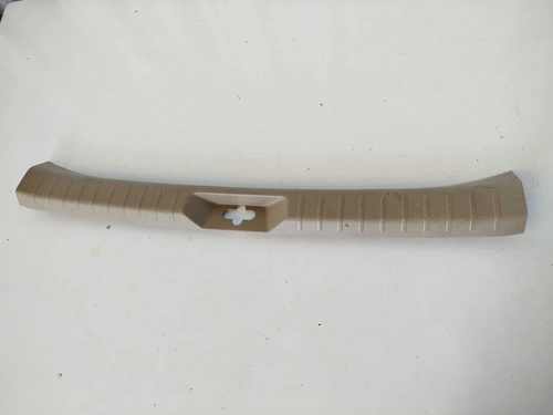 Soleira Tampa Traseira Hilux/Sw4 2005 A 2016 (id:18771)