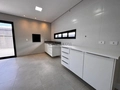 Casa para alugar em Londrina, Conjunto Habitacional Alexandre Urbanas, com 3 suítes, com 198 m²