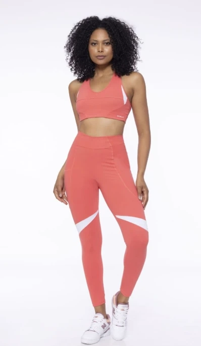 CIGARRETE AUROA DI PAULA – CORAL COM DETALHE EM BRANCO, CONFORTO E ESTILO