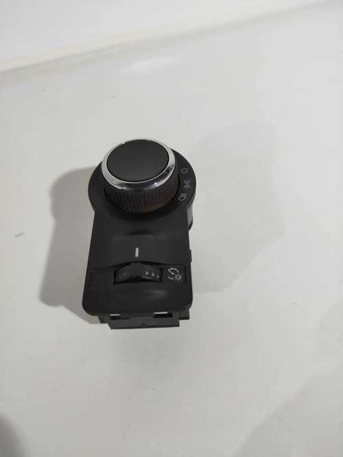 INTERRUPTOR FAROL CHEVROLET ONIX 1.0MT LT 2016 (Id:19822)