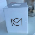 Lixeira de mesa acrílico Branco - Logo alto relevo inicial ou desenho