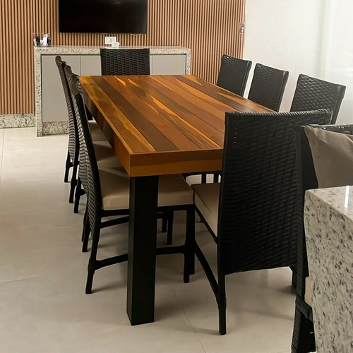 Jogo de Jantar 8 Lugares em Fibra Sintética e Alumínio 200X100cm  com assento Dourados