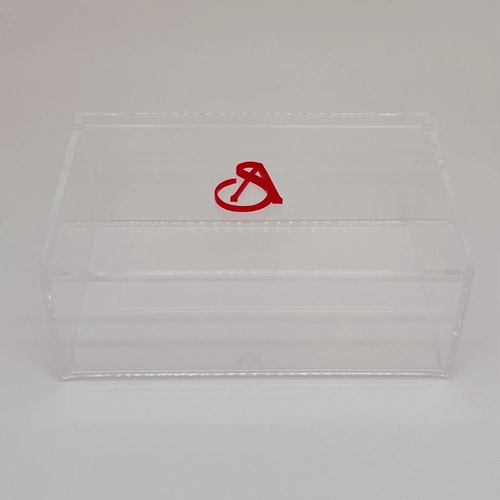 Caixa P tampa articulada - Logo alto relevo inicial ou desenho