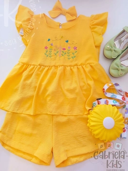 conjunto amarelo estampa flores