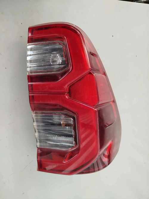 Lanterna Traseira Esquerda Toyota Hilux 2022 (ID:17642)