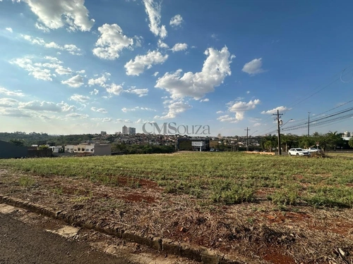 Terreno à venda próximo à UEL com 644 m² e zoneamento misto em Londrina - Portal de Versalhes