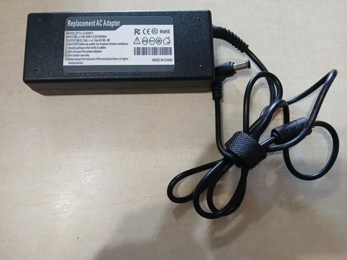 Fonte de Notebook Hp Padrão 100-240V 2.5A 50/60Ghz 7.45.5mm G-XHH11 Sem Cabo de Força - Genérica