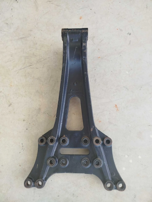 Cavalete central traseiro Mercedes Benz axor 2544 2014 (id:8312)