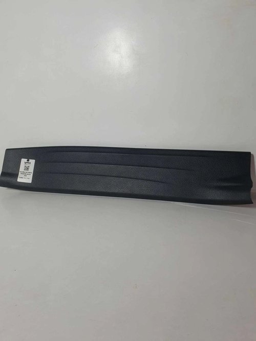 SOLEIRA DA PORTA TRASEIRA HILUX 2020 (ID:2036)