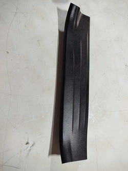 Soleira traseira direita Toyota Hilux 2017 (ID:1495)