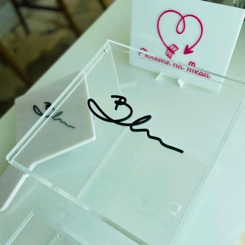 Caixa Seringas da semana - Logo alto relevo inicial ou desenho