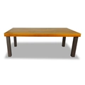 Mesa de 100x250 cm em Alumínio Epóxi e Fibra Sintética com Madeira Dourados