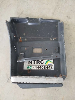 Chapa estribo Scania série 5 lado direito 2007/2019 (ID:9200)