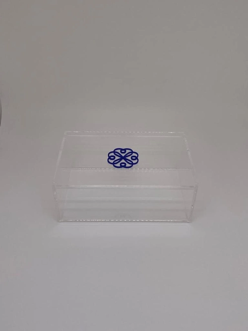 Caixa P tampa articulada - Logo alto relevo inicial ou desenho