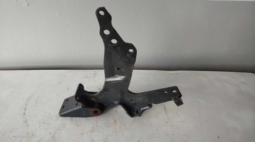 Suporte de para-choque dianteiro esquerdo (para-choque baixo) Scania PGR série T (ID:9027)