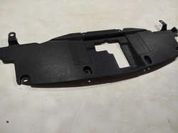 Cobertura superior grade radiador Toyota Hilux 2019 (ID:1538)