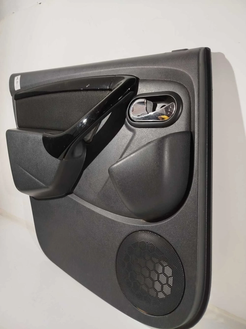 FORRO PORTA TRASEIRA C/BOTÃO VIDRO LE OROCH DYN 1.6 SCE 2022 (Id:7462)