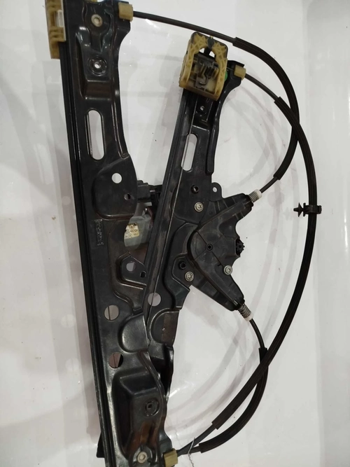 MAQUINA DE VIDRO DIANTEIRO FORD FOCUS 2017 LE (ID:8545)