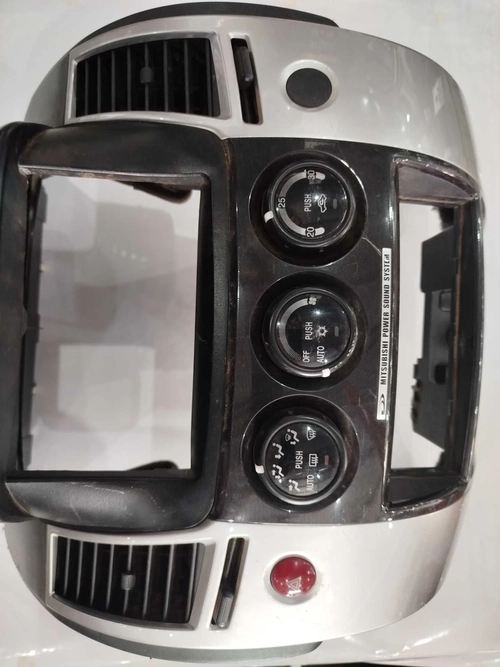 MOLDURA COMANDO AR CONDICIONADO C/ DIFUSOR AR PAJERO (ID:10311)