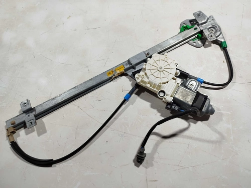 Máquina vidro porta diant. Esq. Mercedes - Benz Axor 1933 2012 (ID:1704)