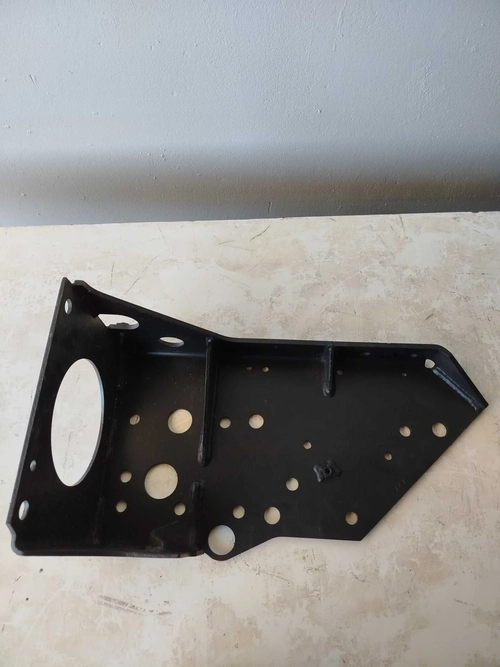 Console chassi direito Volkswagen constellation 24-250 (id:8293)