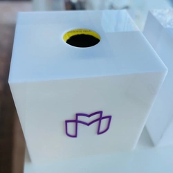 Caixa para descarpack 3 litros Branca - Logo alto relevo inicial ou desenho