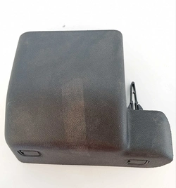 Moldura Tampa Banco Dian. Dir. Fiat Punto/linea 2007/2019 (ID:17795)