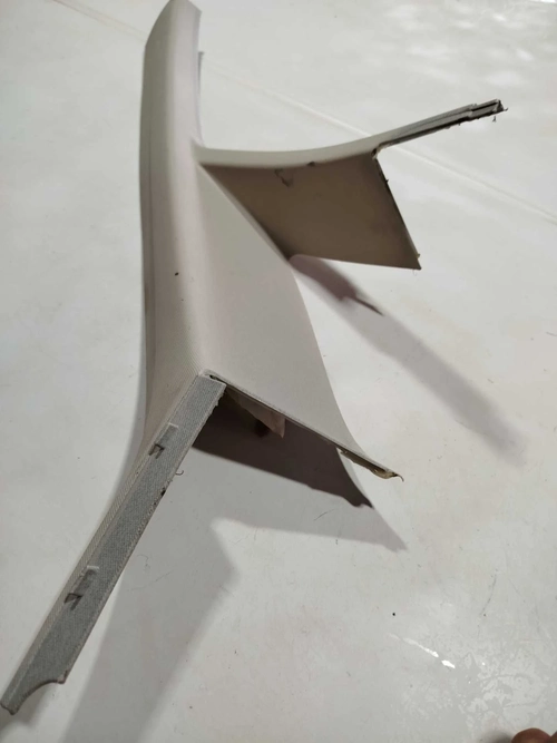 Acabamento coluna para-brisa LD Fiat Linea 2016 (ID:536)