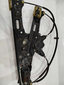 MAQUINA DE VIDRO DIANTEIRO FORD FOCUS 2017 LE (ID:8545)