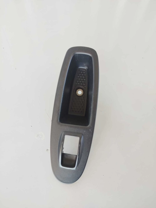 Suporte Botão Vidro Esquerdo Fiat Linea 2012/2016 (id:16853)