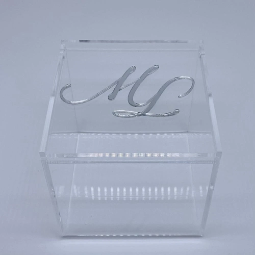 Caixa Cubo - Logo alto relevo inicial ou desenho