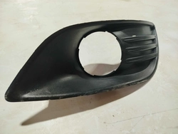 Moldura LE farol de milha Ford Focus 2013 (ID:1615)