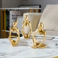 Estátua Decorativa Figura Pensador Enfeite Mesa Sala Rack Cor Dourado D
