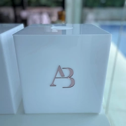 Caixa para descarpack 3 litros Branca - Logo alto relevo inicial ou desenho