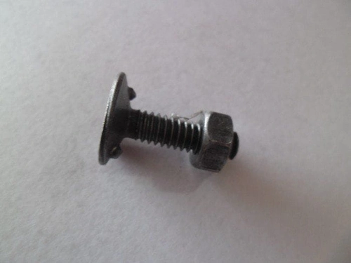 Parafuso 1/4 para Correia de Elevador de Canecas Cabeça 18