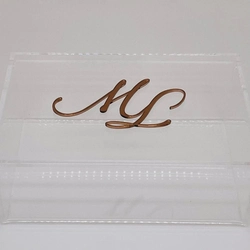 Caixa P tampa articulada - Logo alto relevo inicial ou desenho